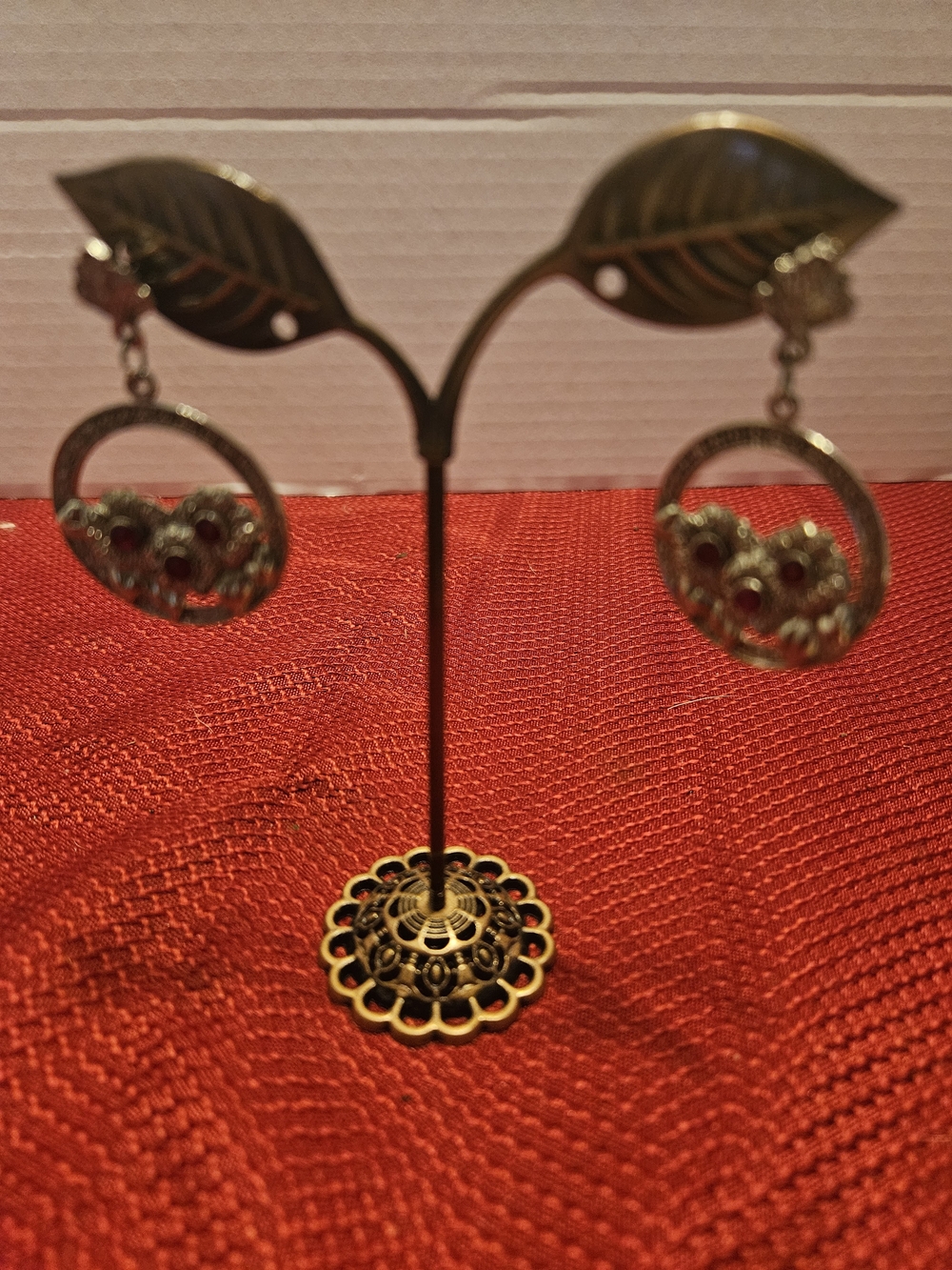 Vintage-Inspired Silver Tone Filigree Hoop Drop Earrings - Silver